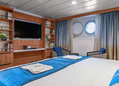 CAT D - Porthole Stateroom