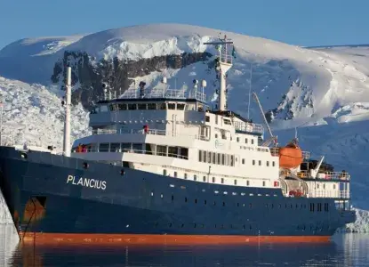 M/V Plancius (Arctic) M/V Plancius (Arctic)
