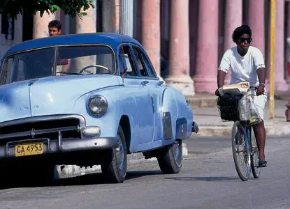 CCL_banner_cuba_camaguey_woman_bike_car.jpg CCL_banner_cuba_camaguey_woman_bike_car.jpg