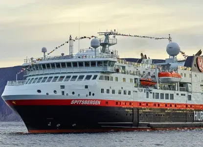  ms_spitsbergen_hurtigruten.jpg 
